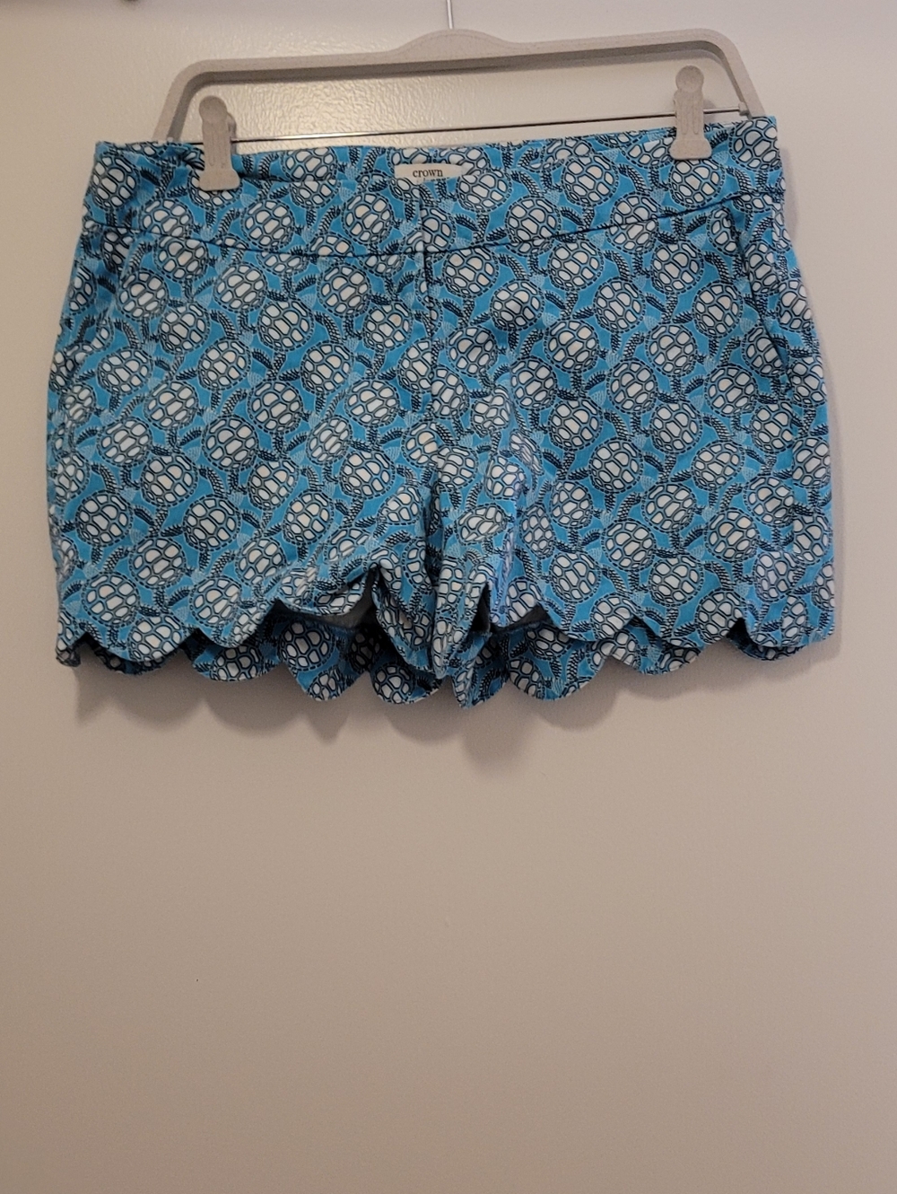 Crown & Ivy Blue Scallop Hem Printed Women's Shorts